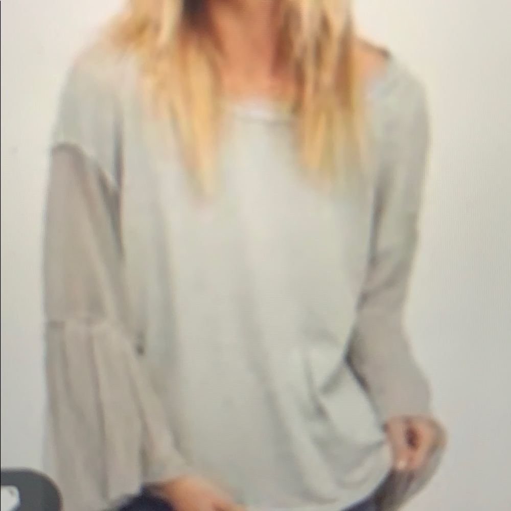FREE PEOPLE PEACH  NET SLEEVE / BALLOON SLEEVES.